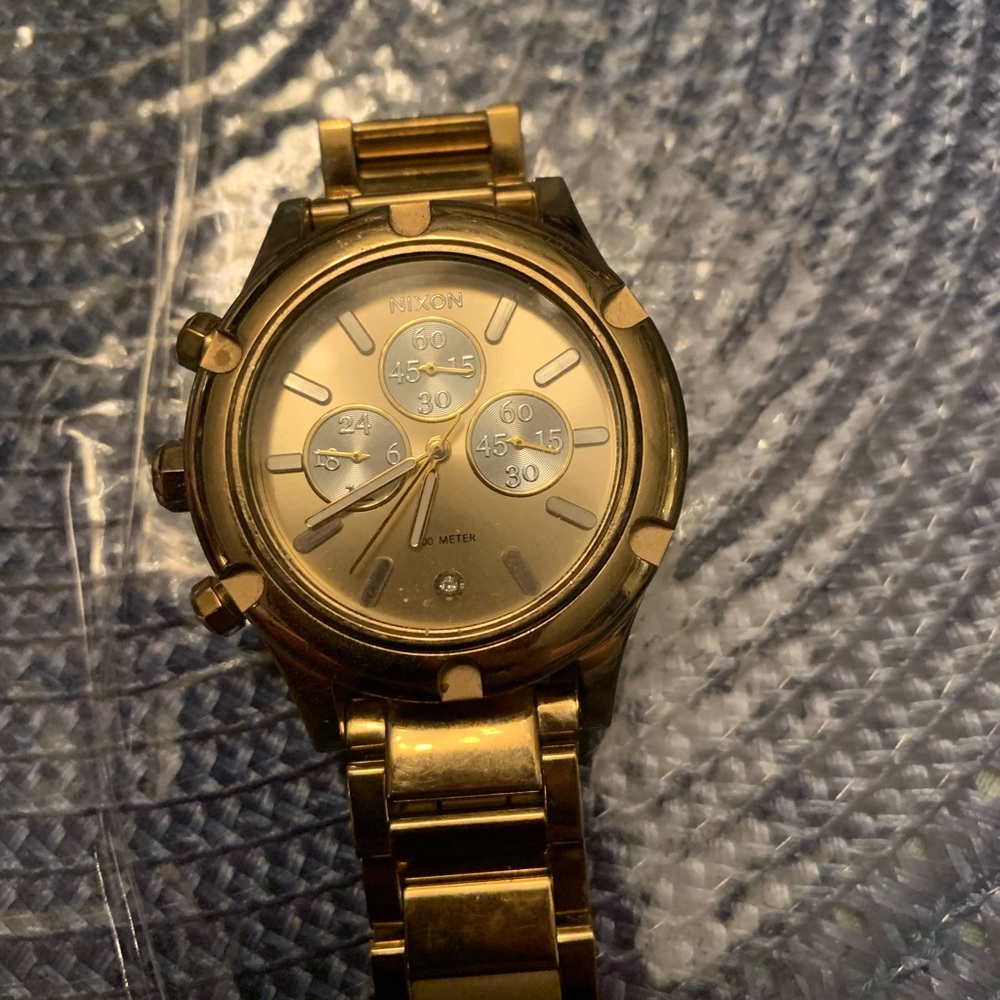 Nixon watch
